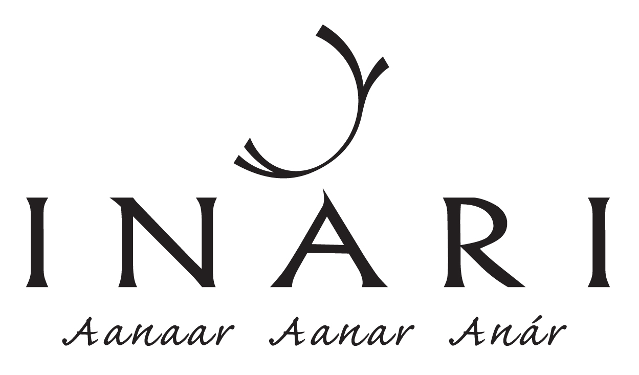 Inarin kunnan nelikielinen sarvi-logo